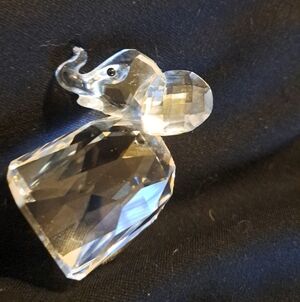 Swarovski Crystal Baby Elephant W Metal Tail Pristine Condition 2.5"